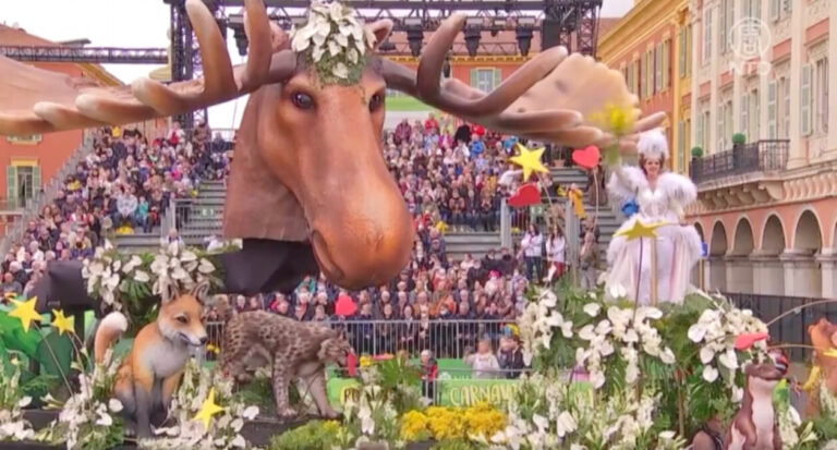 法國狂歡節慶祝 尼斯花車上演「鮮花大戰」