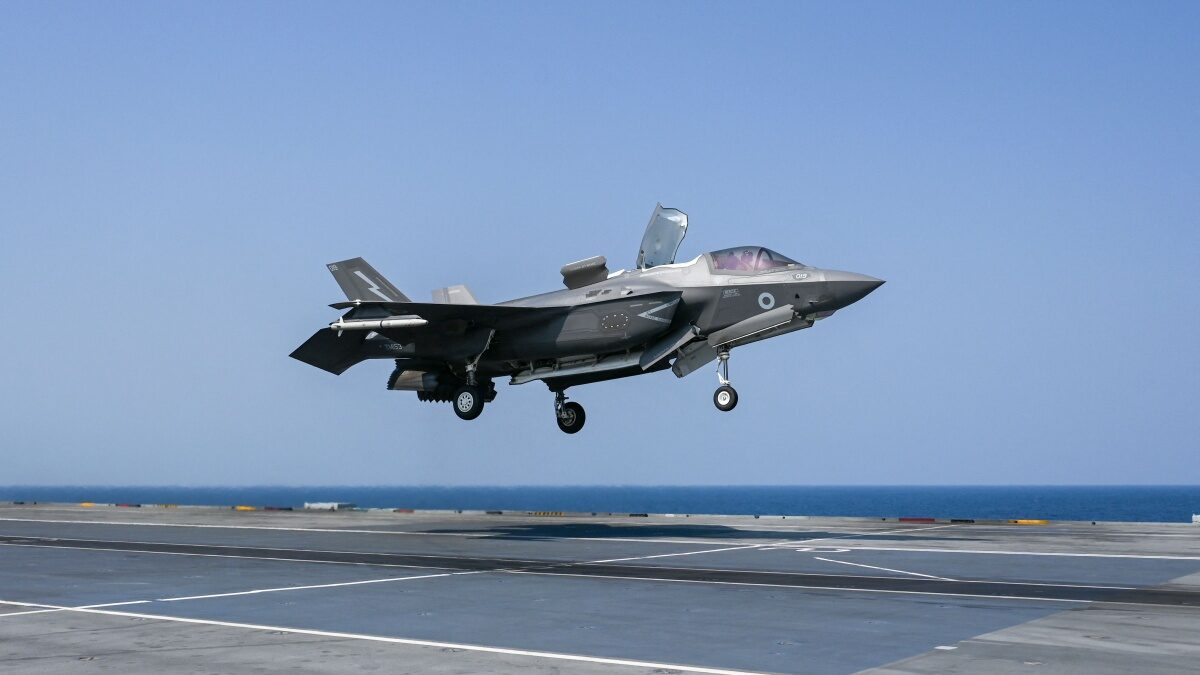 【禁闻】前美军官员：F-35C南海坠机 中共无力打捞