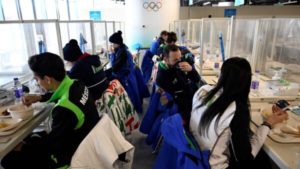 冬奧選手吃不飽 外籍教練抱怨北京供餐不足