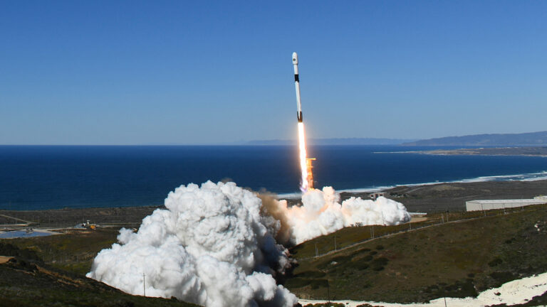 SPACEX再出發 美國成功發射祕密情報衛星