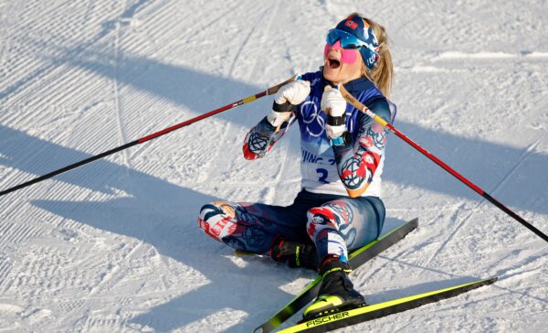 荷兰选手刷新奥运纪录 挪威女将夺冬奥首金