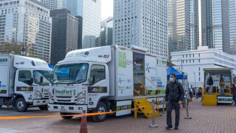 香港新增確診人數翻倍 市民搶購物資防封鎖