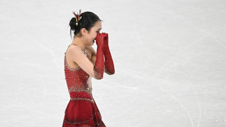 棄美籍花樣滑冰選手朱易摔倒 引網絡論戰