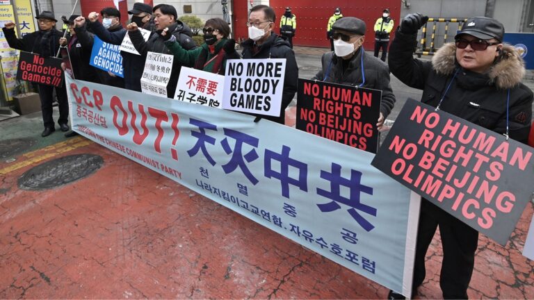 北京冬奧引發韓國反共潮 中使館前現「天滅中共」