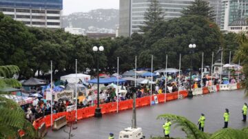 氣旋多維來襲 新西蘭反疫苗抗議無停歇跡象