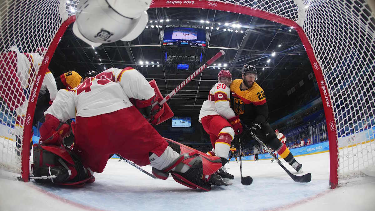 禁聞】中國冰球隊連敗球員國籍倍受關注| 北京冬奧會| 歸化隊員| 新唐人电视台