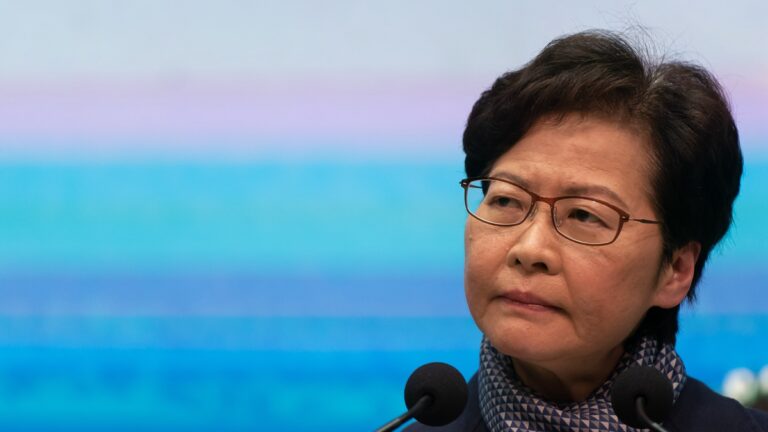 林鄭月娥不祥之兆？港媒揭深圳密會「氣氛凝重」
