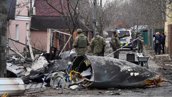 乌克兰击落一架俄军机 泽连斯基：坚守基辅（组图）