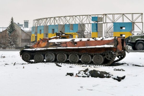 乌克兰第二大城两军激战 俄坦克遭攻击起火