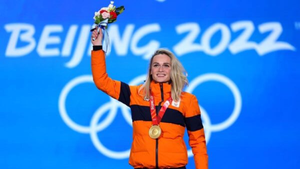 荷蘭女將破封塵20年速滑三千米冬奧會紀錄