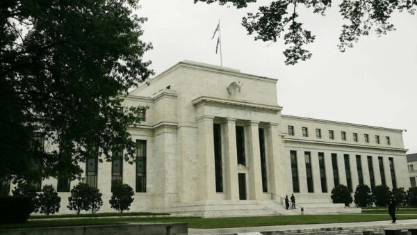 美联储会议记录：三家银行董事提议提高贴现率