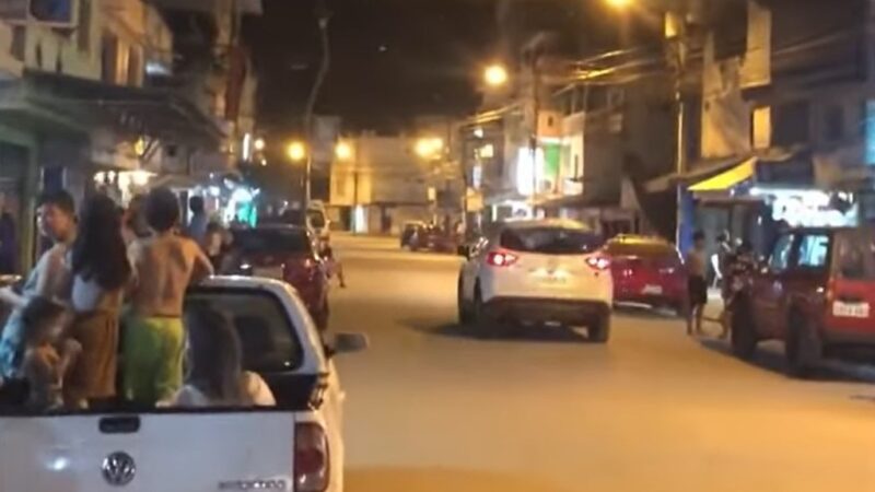 厄瓜多爾外海5.8地震 建物受損電線桿倒塌
