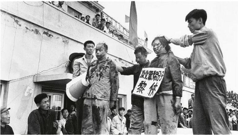 變態社會驚心動魄的一幕 第一美人癱倒了
