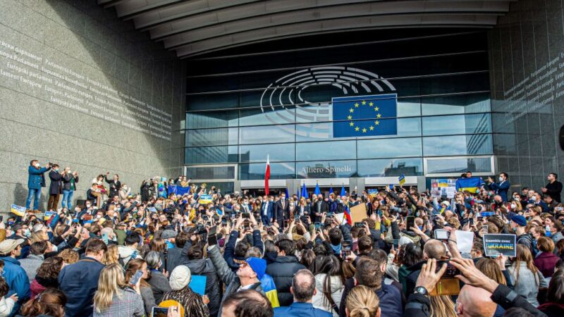 歐洲議會建議授予烏克蘭歐盟候選國地位