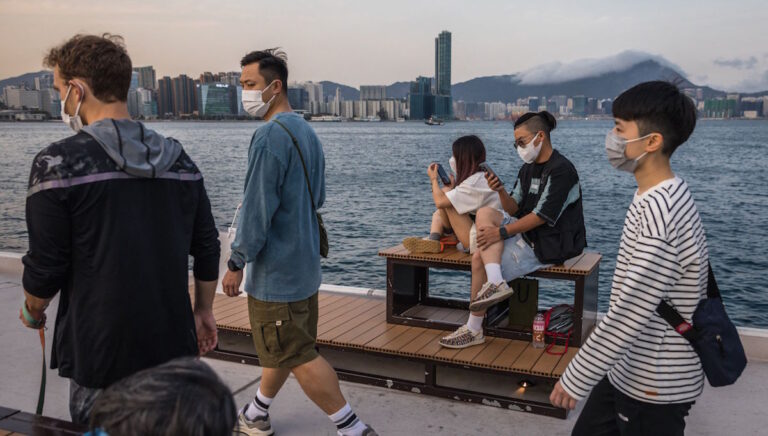 【最新疫情】港大估358萬人已染疫 股市兩天跌10%