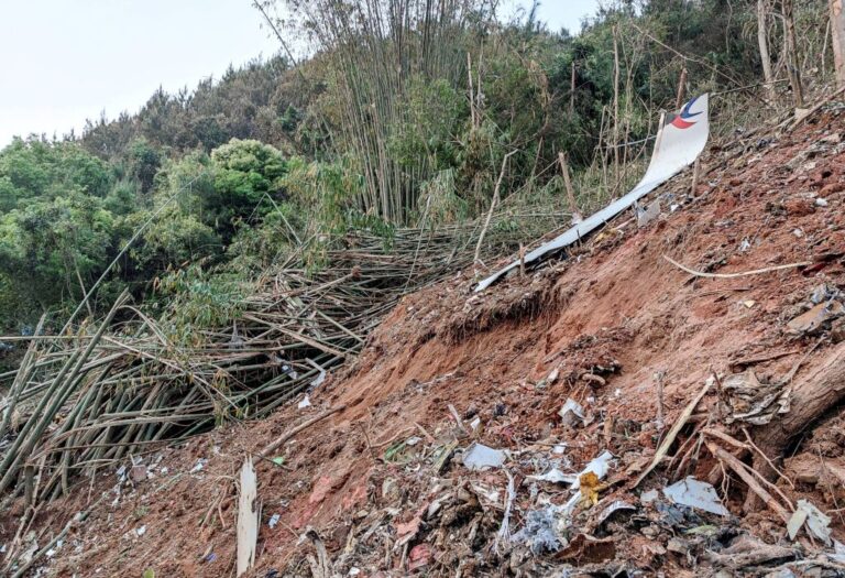 東航空難現場發現遺體 報導全刪除 疑疫情重創釀禍