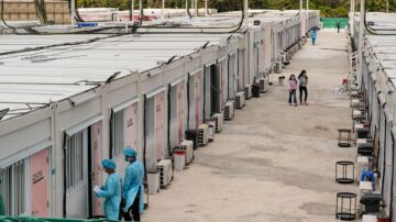 香港赶建10万人隔离中心 24岁男死前呕吐抽筋