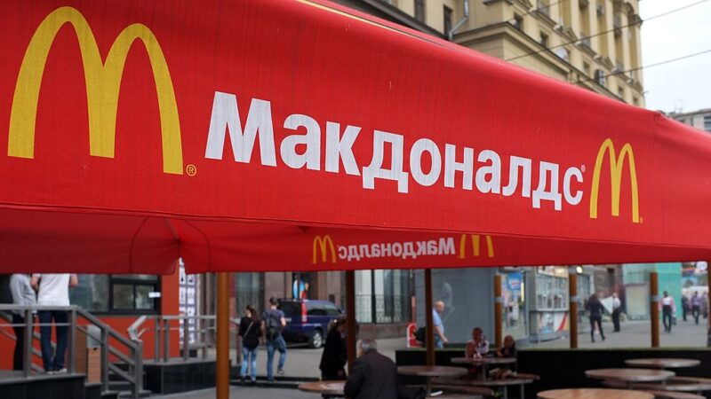 麦当劳关闭俄罗斯850家门市 逾6万名员工薪水照付