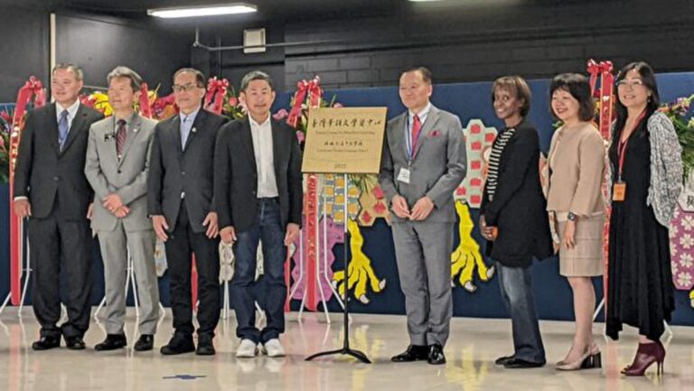 推廣台灣華語文學習 核桃孔孟中文學校揭牌