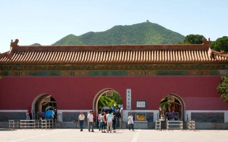 不信神的結局：挖掘定陵背後的離奇事件
