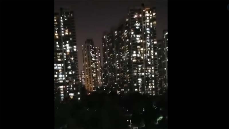 上海萬人小區解封無望 居民深夜哀嚎如地獄(視頻)