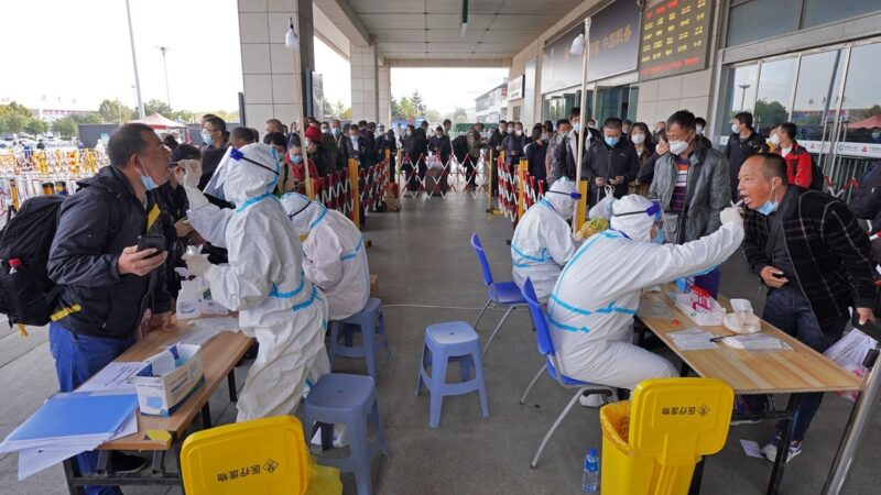 中國大城市廣建核酸採樣點 檢測員搶手日薪上千