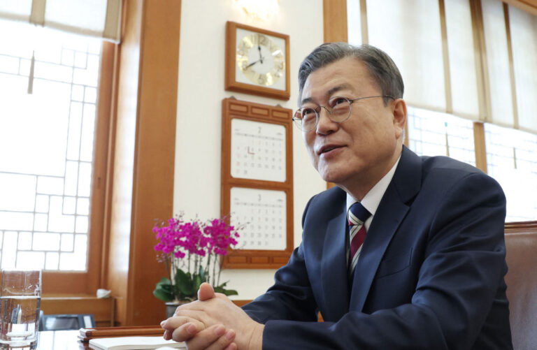文在寅卸任在即 商界盼特赦李在鎔