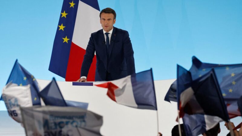 法国首轮投票 马克龙暂领先 24日与极右派再对决