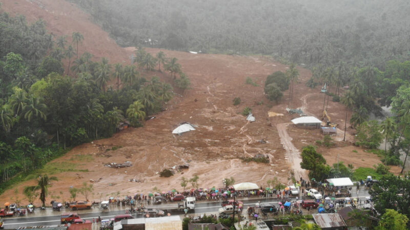 梅姬台风肆虐菲律宾 土石流淹村增至58死