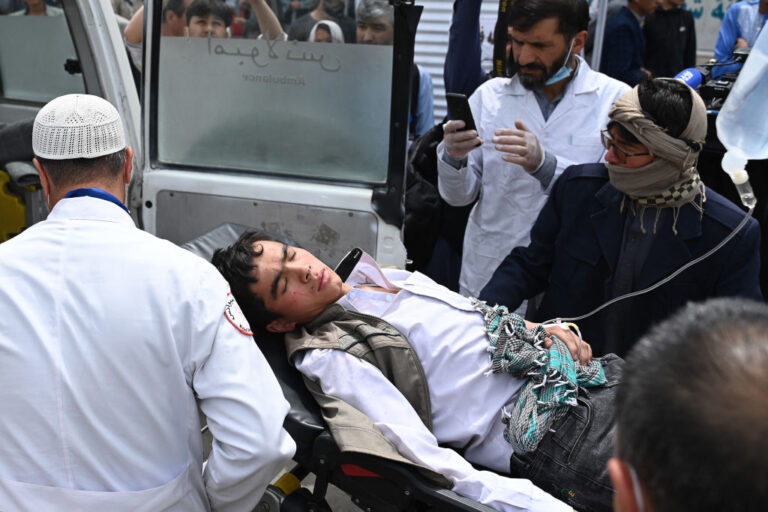瞄準學生攻擊 喀布爾男子中學3連爆至少4死14傷