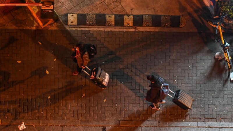 曝上海12岁童解除隔离无人管 步行55公里回家