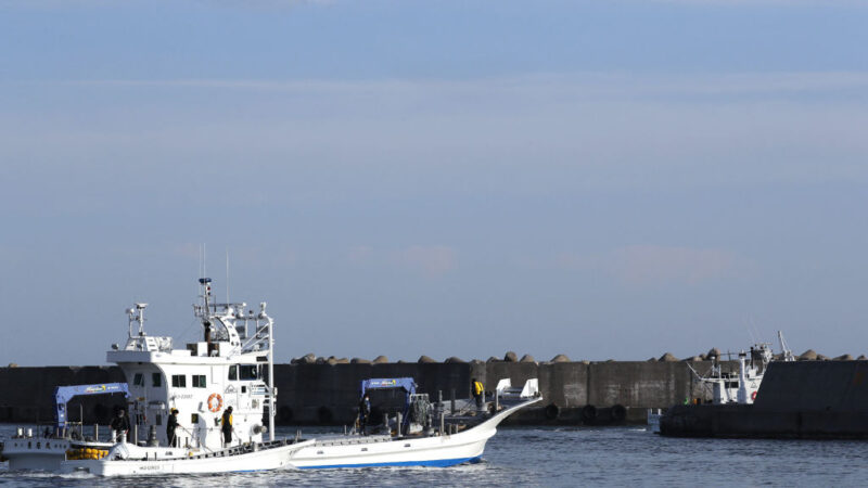 恶劣天气仍出海 北海道观光船沉船累积11死
