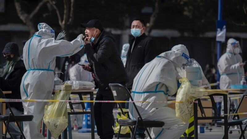 上海极端清零 民众断粮多日 传多位老人染疫离世