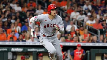 MLB大谷翔平本季首勝到手 還創百年紀錄