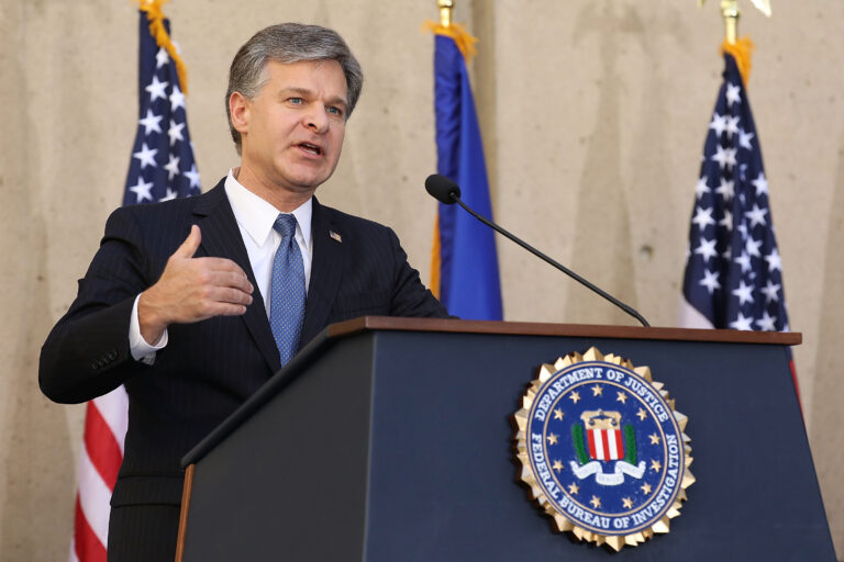 FBI局長：中共間諜威脅規模史無前例 大過所有國家總和