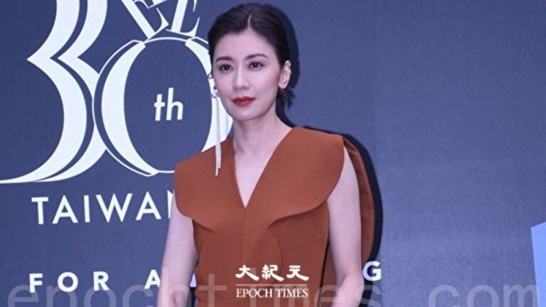 賈靜雯攜梧桐妹戶外野餐 母女合影宛如姐妹