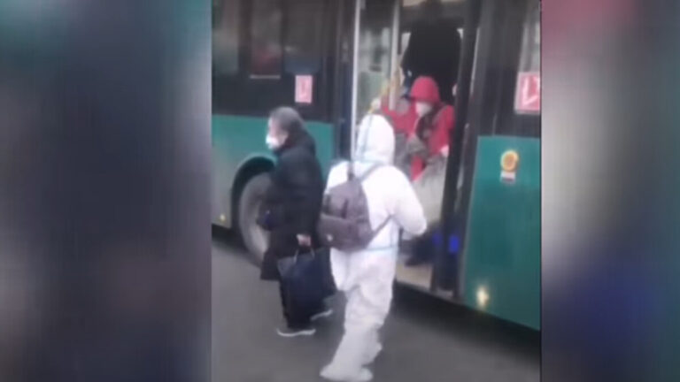 傳吉林養老院爆疫情 年邁老人被遷往異地隔離（視頻）