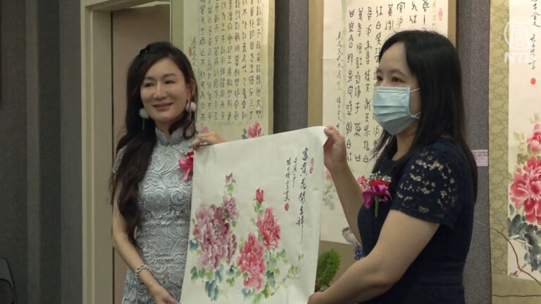 台女畫家行善助人 南加現場揮毫推廣中華文化
