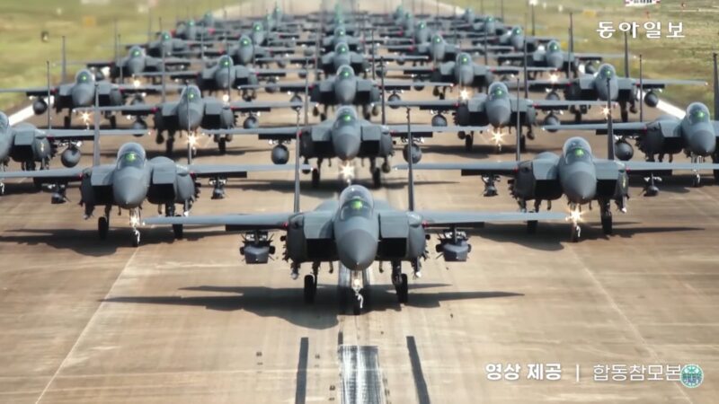 朝鲜射弹挑衅 韩战机“大象漫步” 试射飞弹回应
