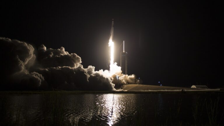 SpaceX發射53顆星鏈衛星 全球互聯網再進一步
