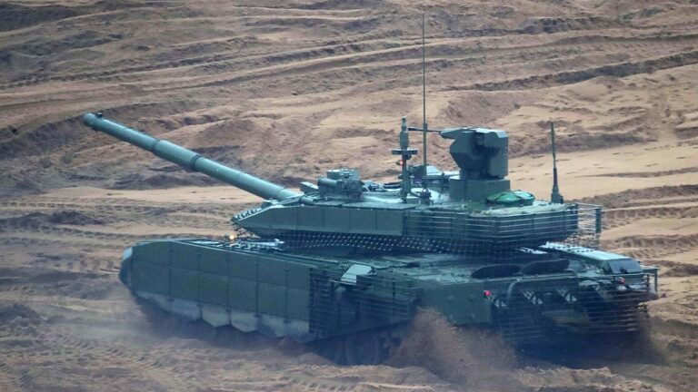 俄新一代超級坦克 戰場首次亮相被烏軍炸毀