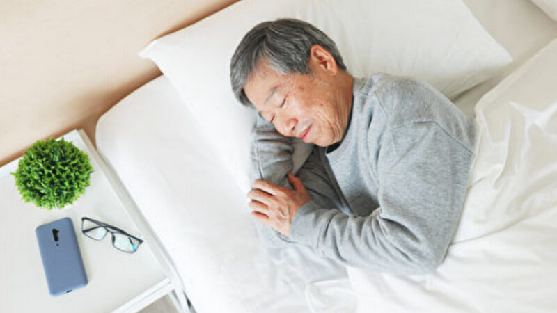 研究：中老年人每晚睡七个小时效果最佳