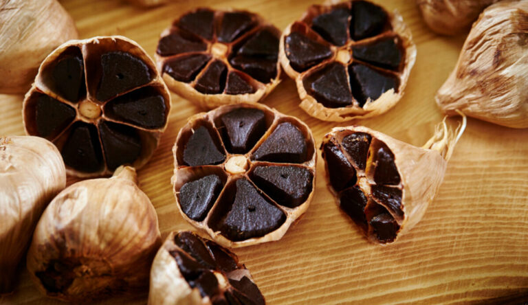 黑蒜是超級食物 比大蒜抗氧化更強 有4大益處