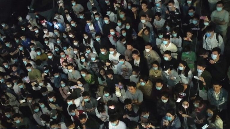 上海掀起逃亡潮 清零引爆北大學子抗議