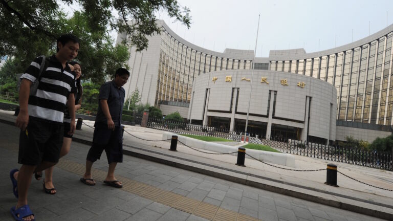 王赫：中國金融業的雙重風險