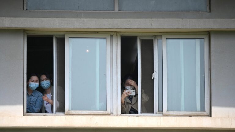 大封鎖下微解封窘境 大學生：想回家太難