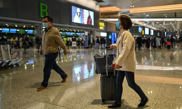 多地民眾爆出關被剪護照 傳上海嚴查「惡意出境」