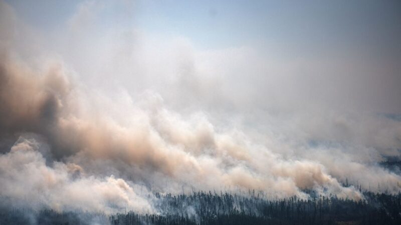 俄国西伯利亚野火肆虐 约200栋建筑物遭波及