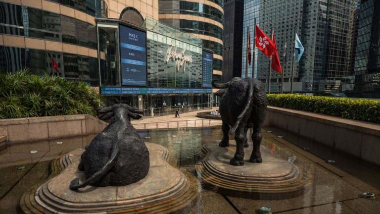 金管局入市救港元 分析：港金融中心地位難保