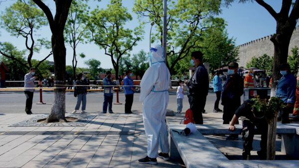 北京疫情扩散13区 环球影城关闭 餐馆禁堂食